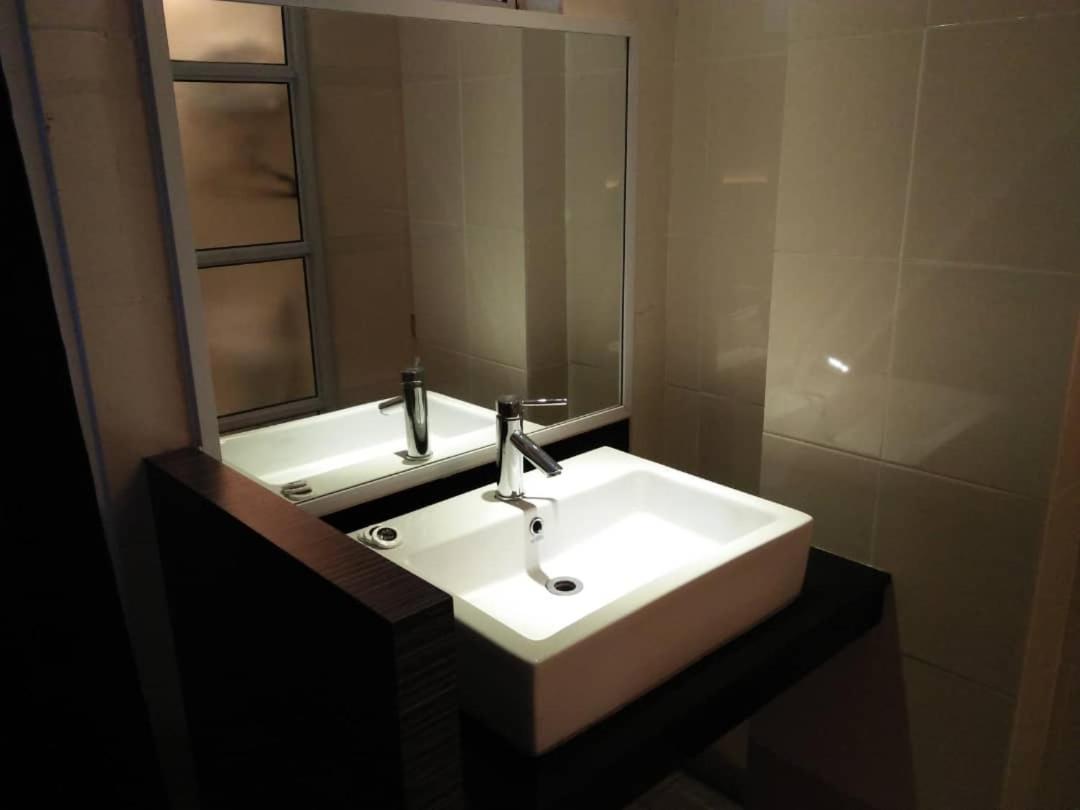 4Orty Inn Bintulu Kültér fotó
